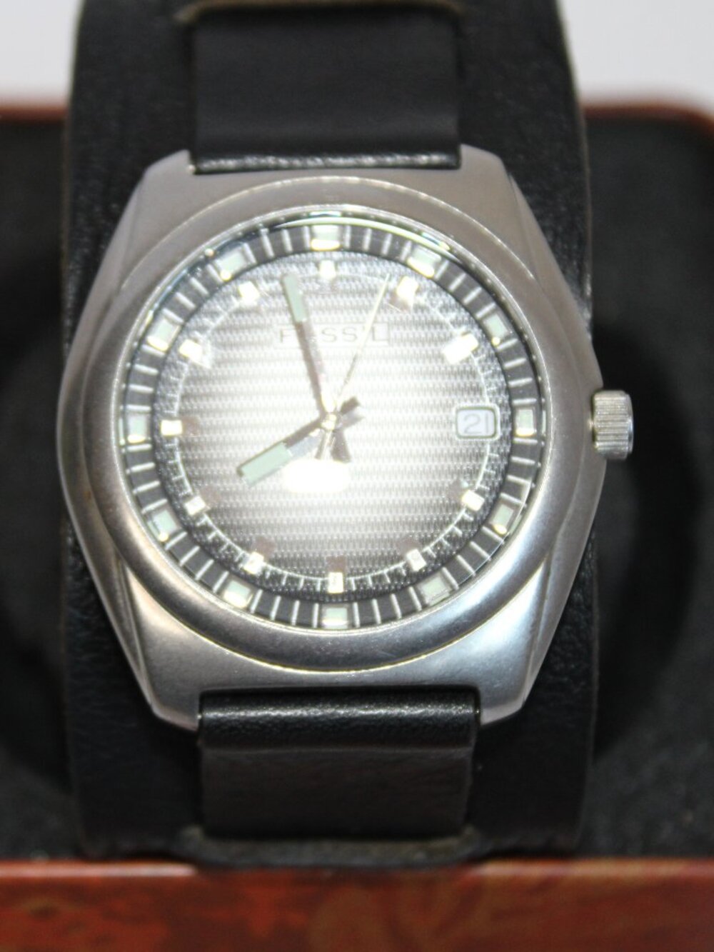 Vtg Y2K Fossil Black & Silver Leather Cuff Watch w/Orig Box, New Battery, JR8830